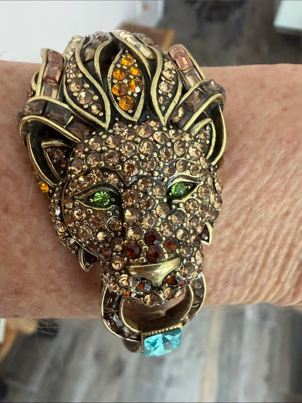 Heidi Daus Champagne Crystal Lion Head Bracelet with Green Eyes and Aqua Accent - Picture 3 of 3